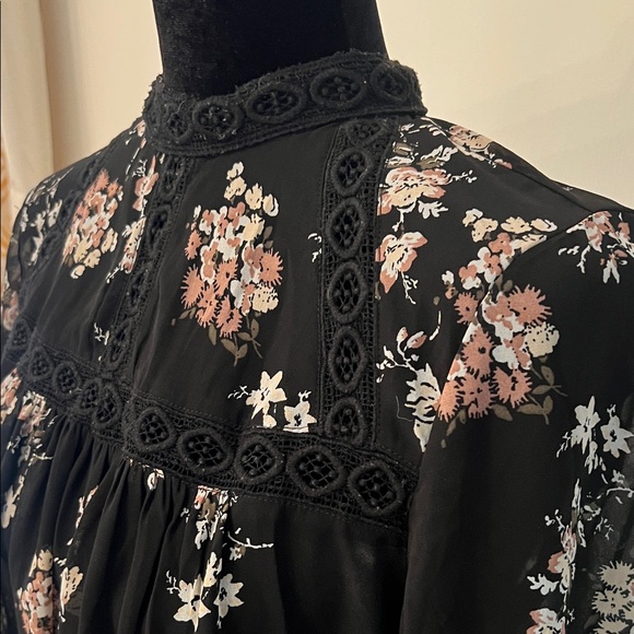 Lucky Brand Sheer Floral Black Blouse - Picture 6 of 9
